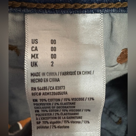 American Eagle Outfitters Midi Jean Shorts Distressed hem - Picture 7 of 8